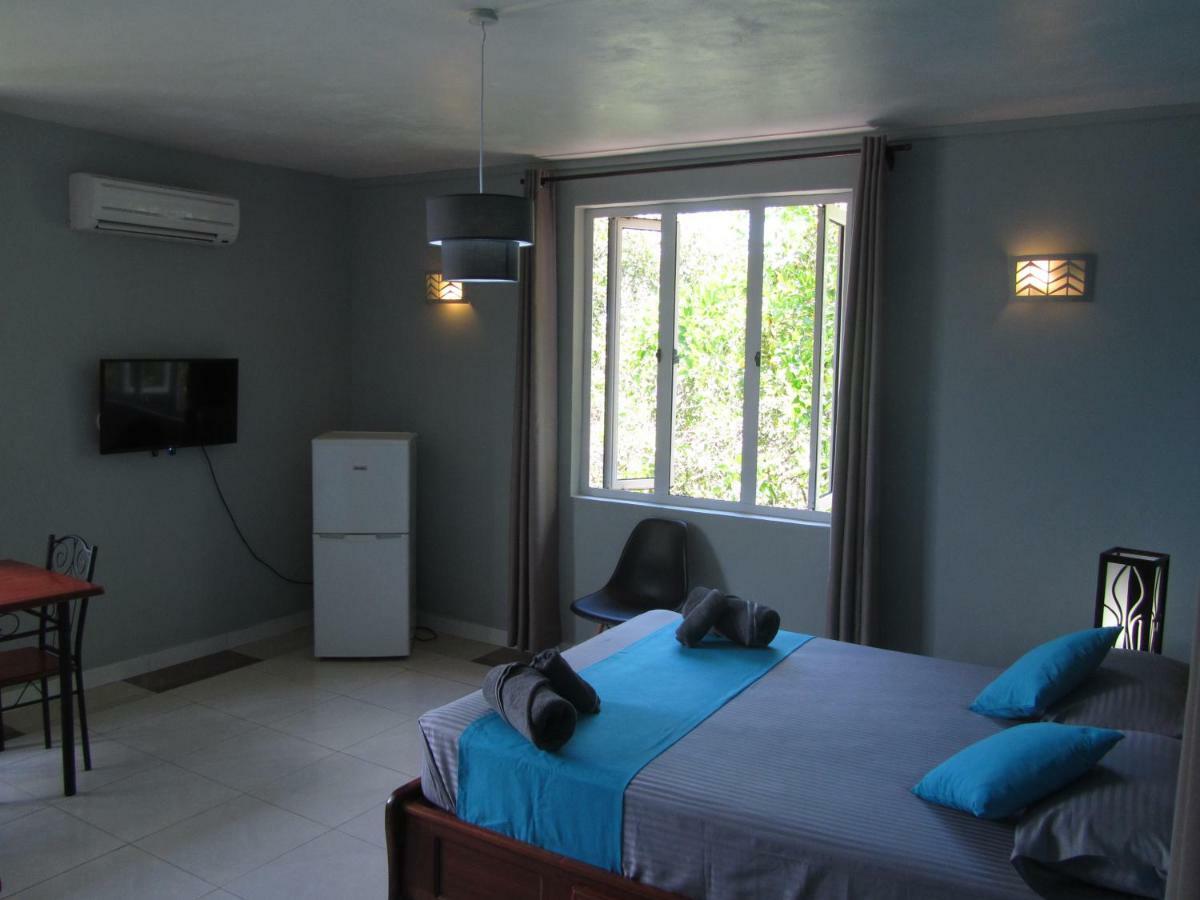 Lariad Bnb Flic en Flac Экстерьер фото